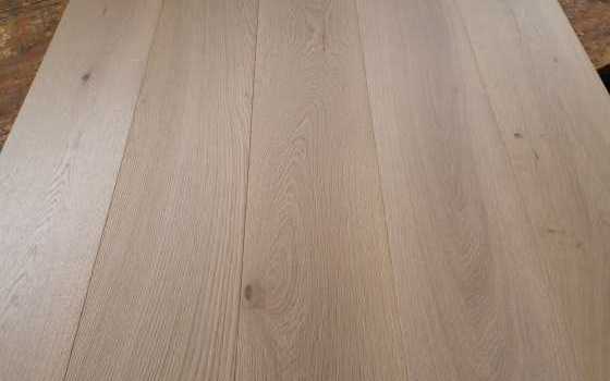 Pavimento in Parquet chiaro 